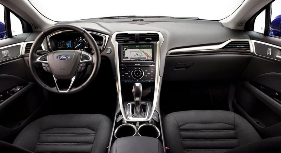  Ford Fusion Hybrid Titanium 2013 года  (фото 21 из 22)